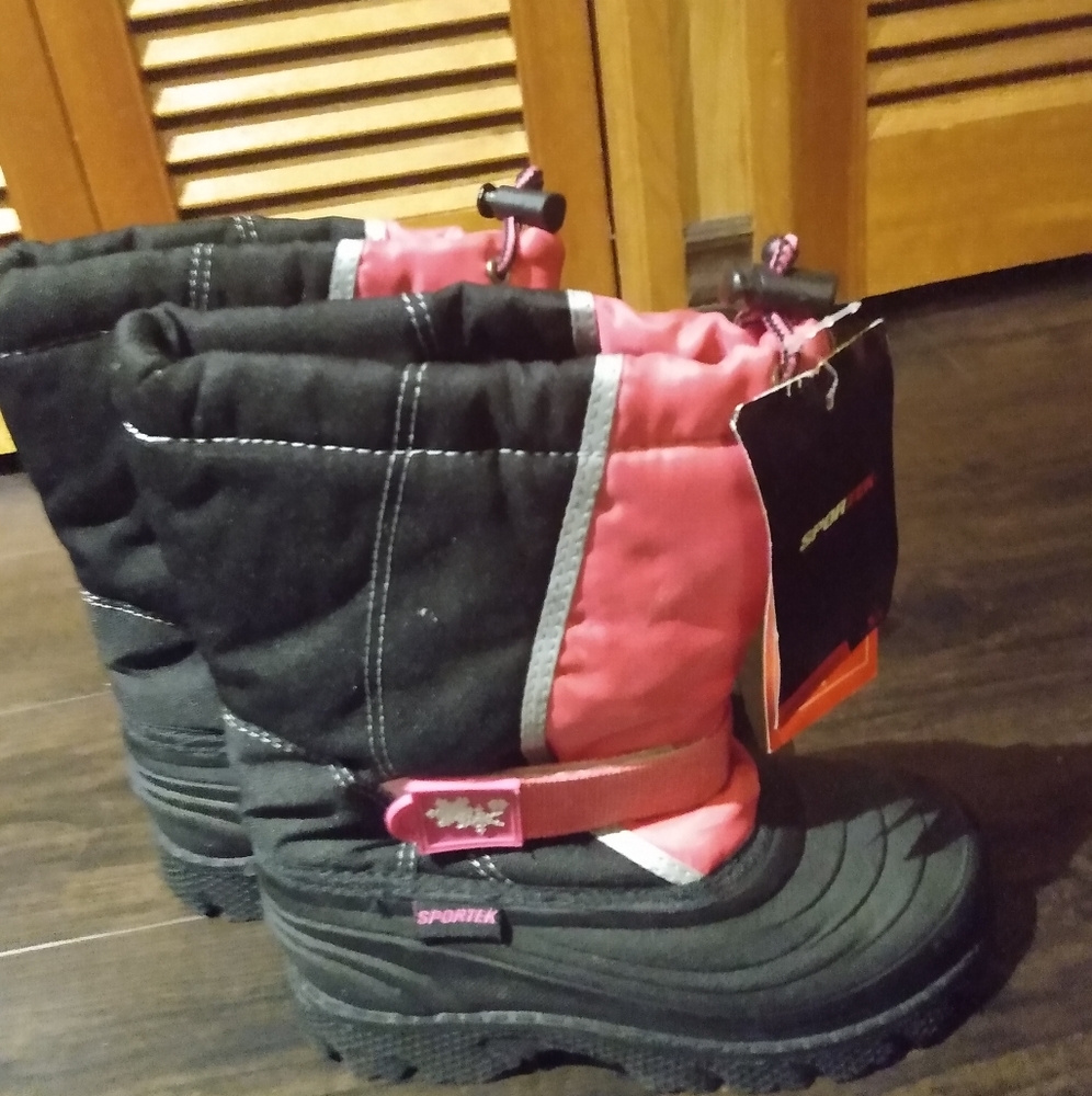 SOLD - New Girls Winter Boots